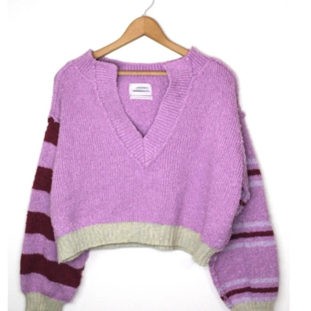 Women's Pink V-Neck Sweater - Picture 3 of 12